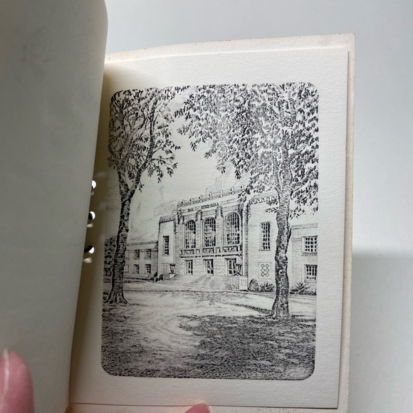 Vintage 1975 Baylor University Commencement Invitation - Picture 4 of 6